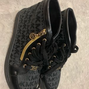 Michael Kors size 4 kids